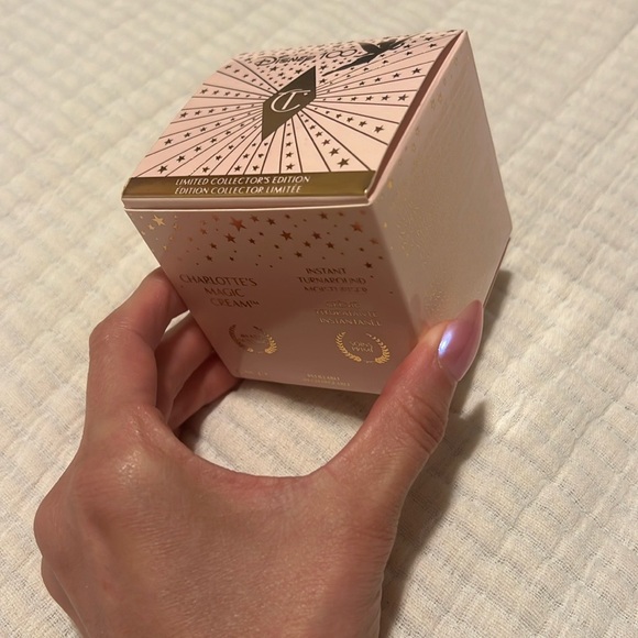 Charlotte Tilbury Magic Cream in Pink and Gold - Picture 2 of 6